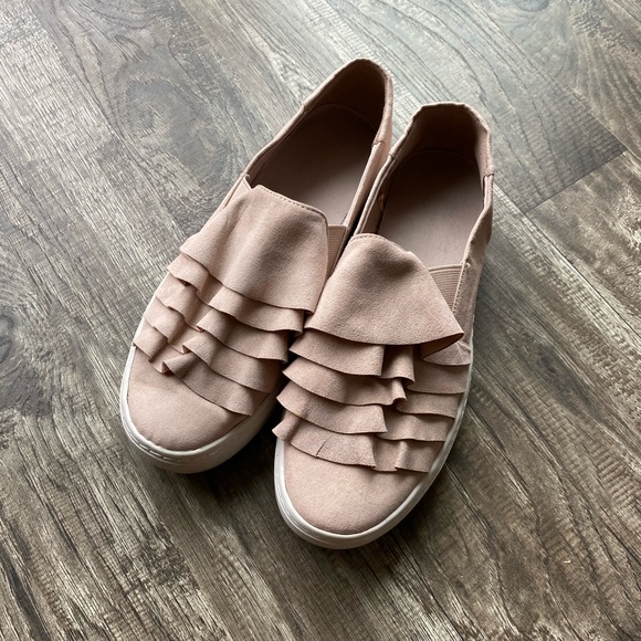Liz Claiborne pink ruffly suede like tennis shoes size 7.5 - Picture 4 of 7